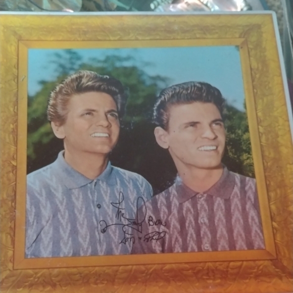 Vintage Signed Everly Brothers Album - Picture 1 of 2